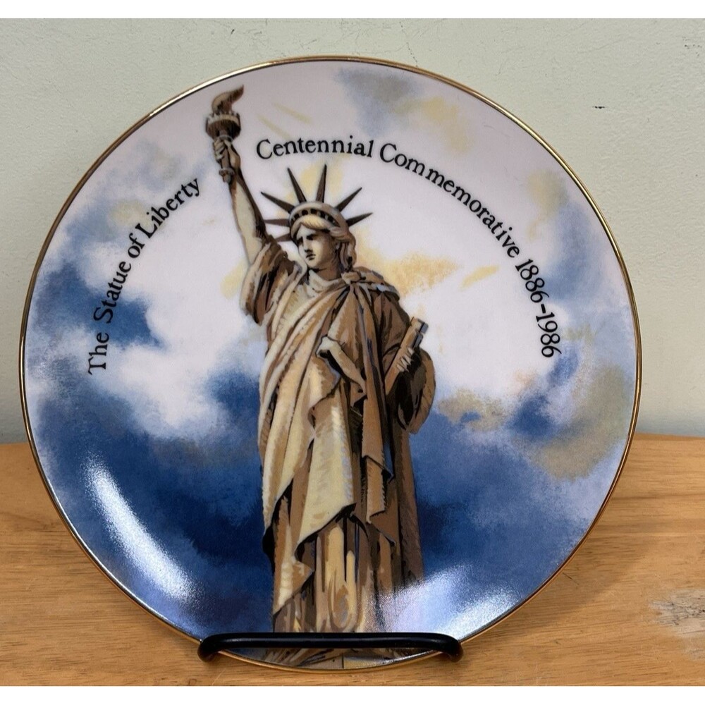 Statue of Liberty Centennial 1886-1986 Commemorative Souvenir 8.5 Plate Gold Rim